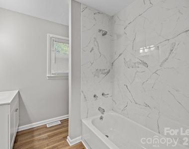 4800 Maplecrest Drive - Photo Thumbnail 14