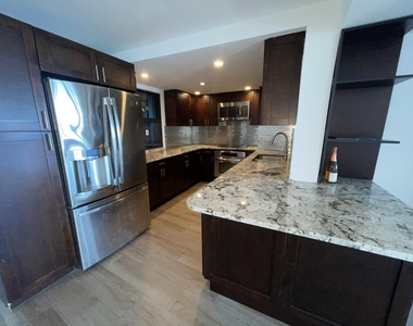 5200 N Flagler Drive - Photo Thumbnail 4