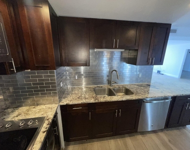 5200 N Flagler Drive - Photo Thumbnail 5
