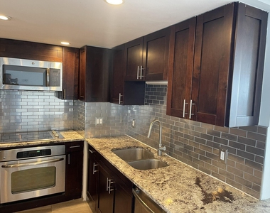 5200 N Flagler Drive - Photo Thumbnail 3