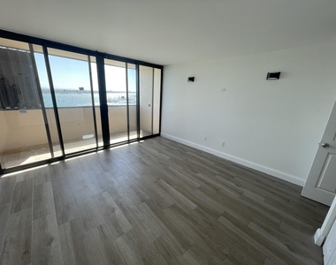 5200 N Flagler Drive - Photo Thumbnail 14