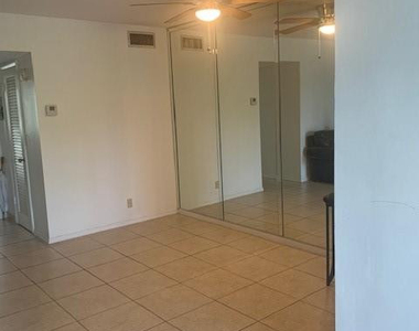 270 Layne Boulevard - Photo Thumbnail 2