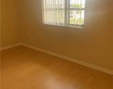 3635 Whitehall Drive - Photo Thumbnail 2