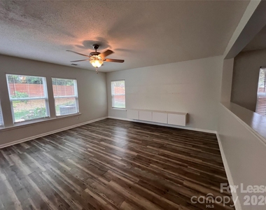 2304 Harwood Hills Lane - Photo Thumbnail 5