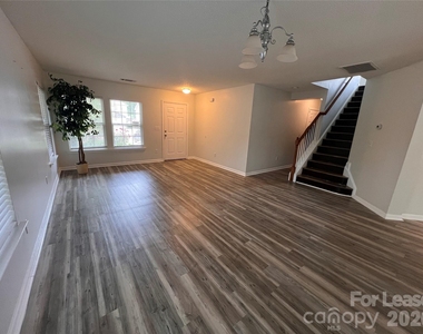 2304 Harwood Hills Lane - Photo Thumbnail 3