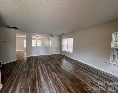 2304 Harwood Hills Lane - Photo Thumbnail 2