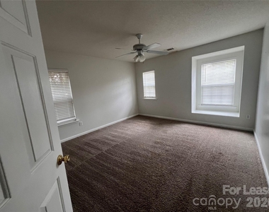2304 Harwood Hills Lane - Photo Thumbnail 22