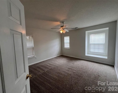 2304 Harwood Hills Lane - Photo Thumbnail 23