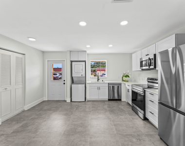711 Laconia Circle - Photo Thumbnail 2