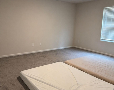 10227 Chatham Run Lane - Photo Thumbnail 13
