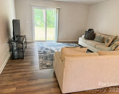 10227 Chatham Run Lane - Photo Thumbnail 9