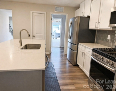 10227 Chatham Run Lane - Photo Thumbnail 10