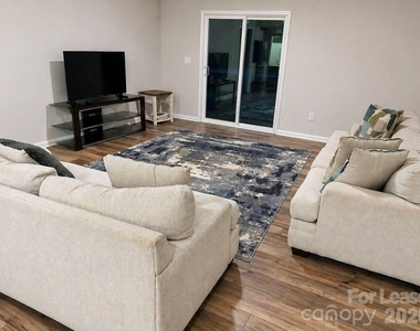 10227 Chatham Run Lane - Photo Thumbnail 4