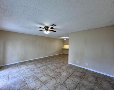 704 Riverside Drive - Photo Thumbnail 31