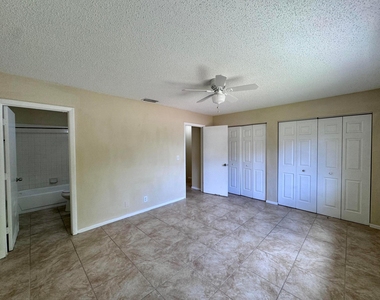 704 Riverside Drive - Photo Thumbnail 19