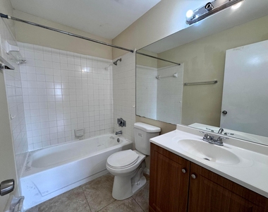 704 Riverside Drive - Photo Thumbnail 16