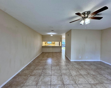 704 Riverside Drive - Photo Thumbnail 30