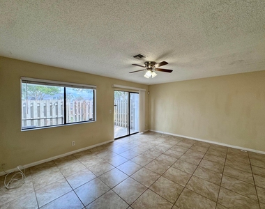 704 Riverside Drive - Photo Thumbnail 32