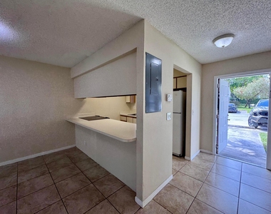 704 Riverside Drive - Photo Thumbnail 25