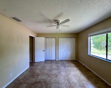 704 Riverside Drive - Photo Thumbnail 20