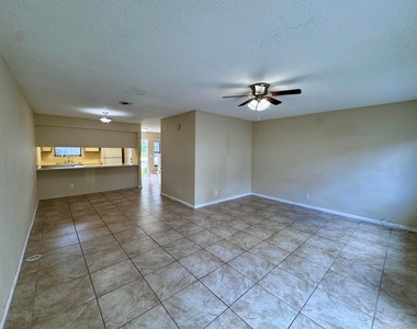 704 Riverside Drive - Photo Thumbnail 28