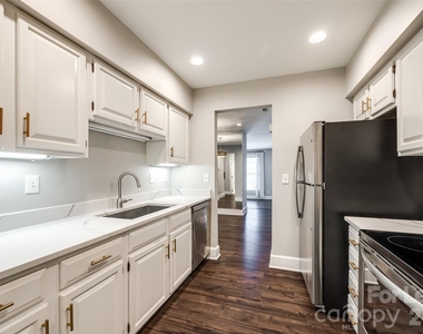 2220 Roswell Avenue - Photo Thumbnail 7