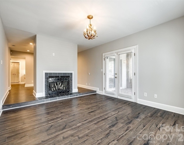 2220 Roswell Avenue - Photo Thumbnail 11