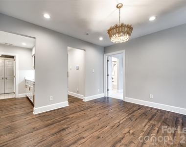 2220 Roswell Avenue - Photo Thumbnail 4