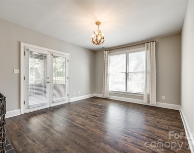 2220 Roswell Avenue - Photo Thumbnail 10