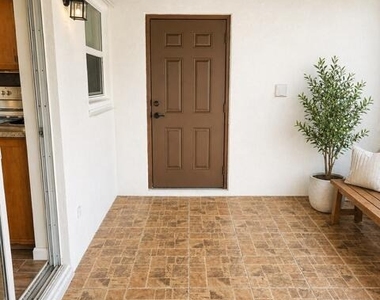 1630 Nw 52nd Avenue - Photo Thumbnail 5