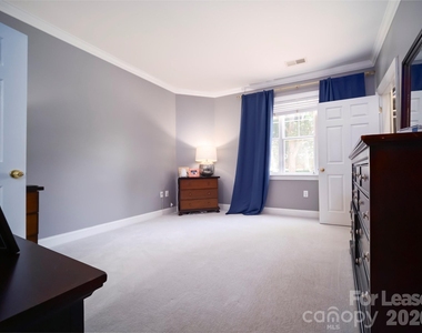5609 Fairview Road - Photo Thumbnail 8
