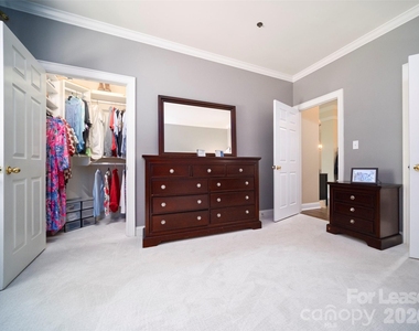 5609 Fairview Road - Photo Thumbnail 10