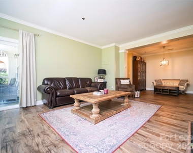 5609 Fairview Road - Photo Thumbnail 2