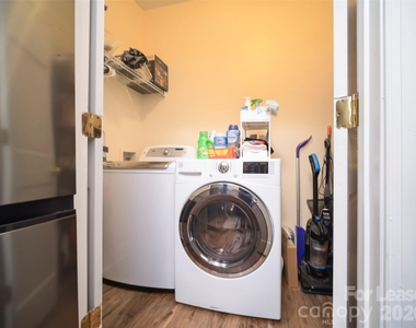 5609 Fairview Road - Photo Thumbnail 15