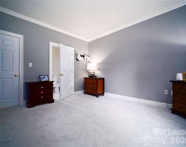 5609 Fairview Road - Photo Thumbnail 11