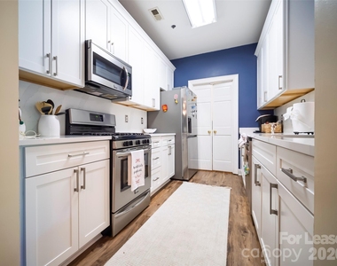 5609 Fairview Road - Photo Thumbnail 13