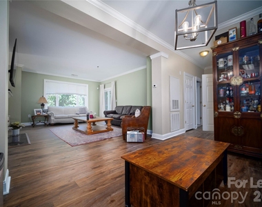 5609 Fairview Road - Photo Thumbnail 6