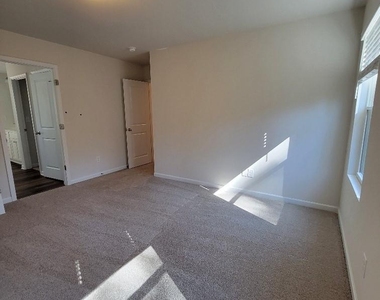 6941 Calton Lane - Photo Thumbnail 6