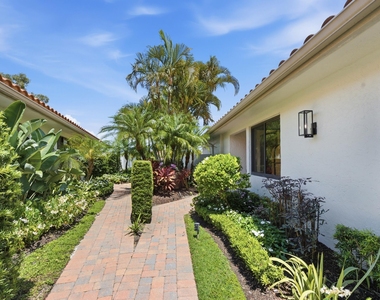 2552 Sheltingham Drive - Photo Thumbnail 2