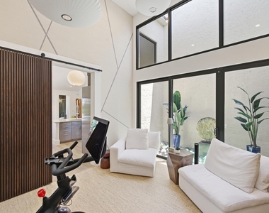 2552 Sheltingham Drive - Photo Thumbnail 15
