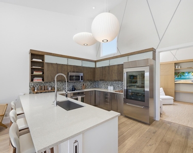 2552 Sheltingham Drive - Photo Thumbnail 11