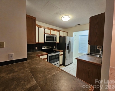 802 Selwyn Oaks Court - Photo Thumbnail 1