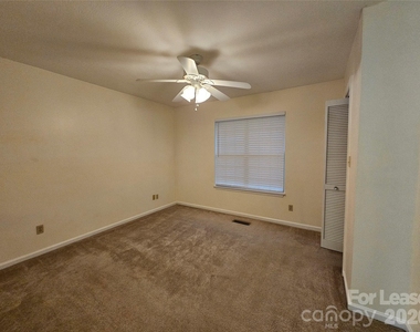 802 Selwyn Oaks Court - Photo Thumbnail 9