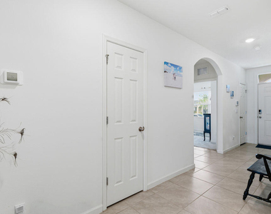 3133 Sw Centamino Street - Photo Thumbnail 2