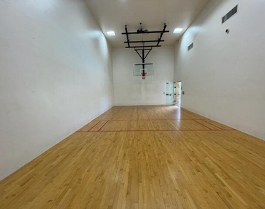 402 Villa Circle - Photo Thumbnail 35