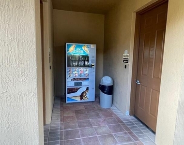402 Villa Circle - Photo Thumbnail 26