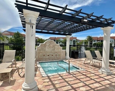 402 Villa Circle - Photo Thumbnail 25
