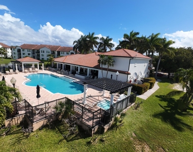 402 Villa Circle - Photo Thumbnail 13