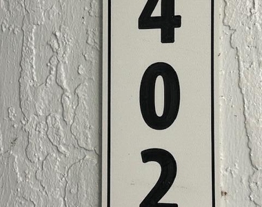 402 Villa Circle - Photo Thumbnail 24