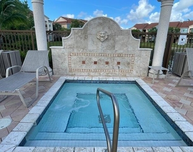 402 Villa Circle - Photo Thumbnail 23